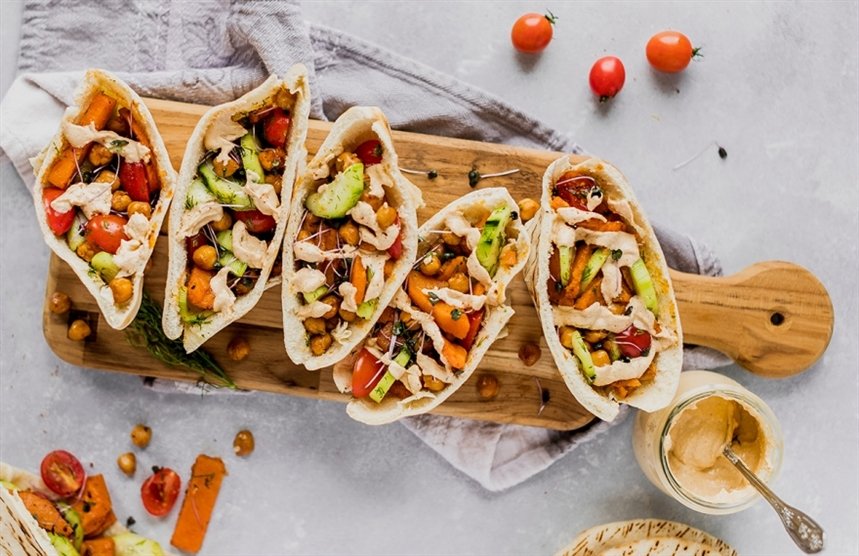 Пита с курицей и овощами Пита с курицей и овощами