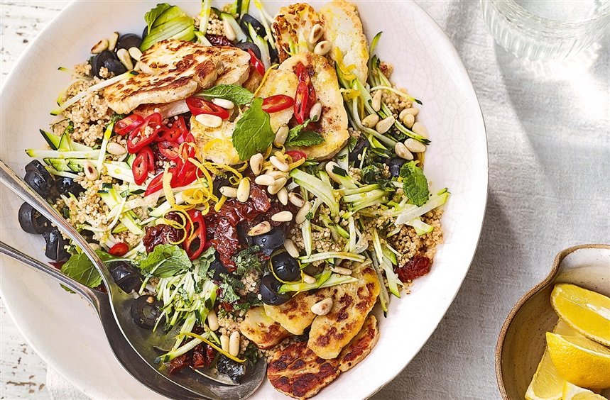 Салат из кабачков, кускуса и халлуми