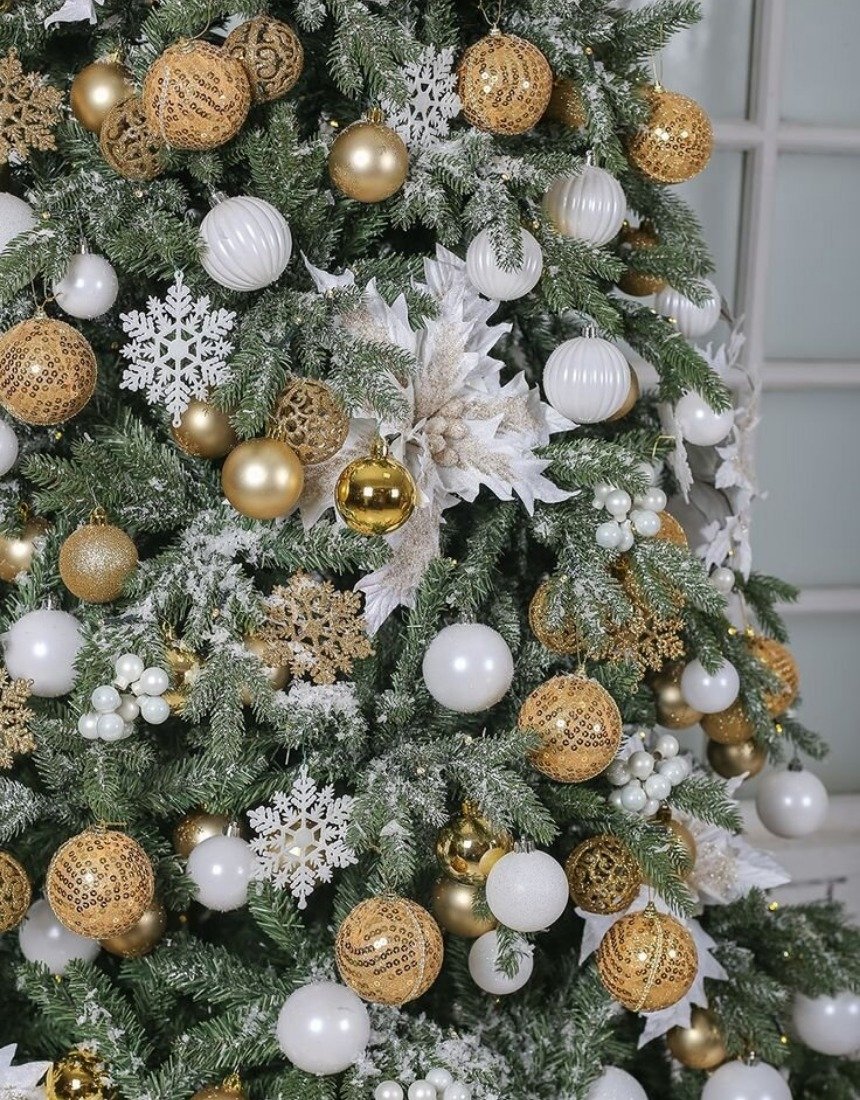 Стильное оформление новогодней елки в стиле рококо