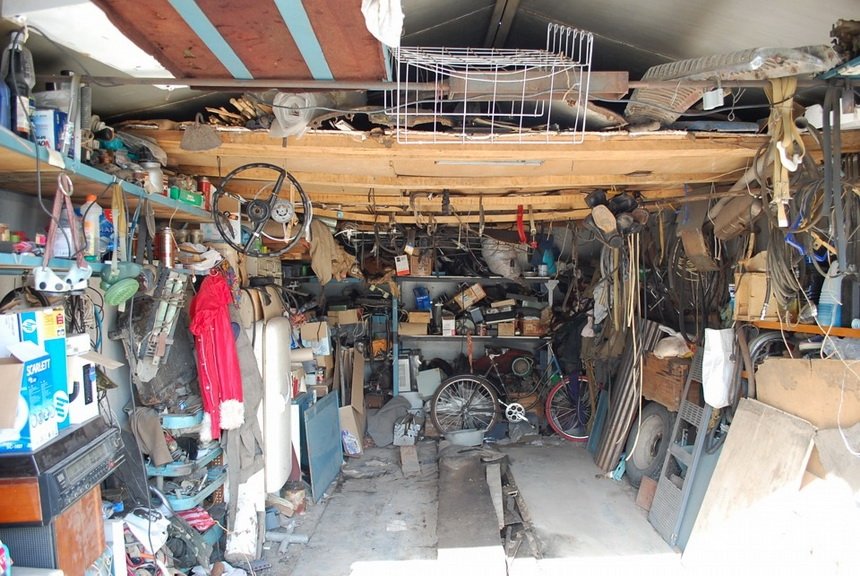 Гараж нуждается в уборке