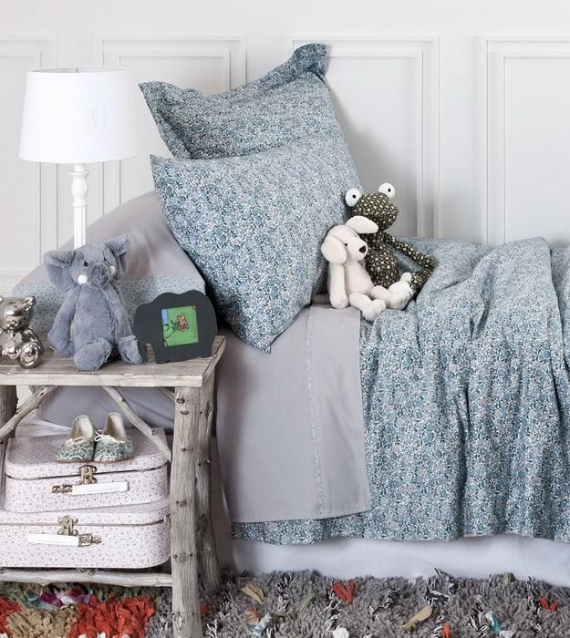 серый текстиль