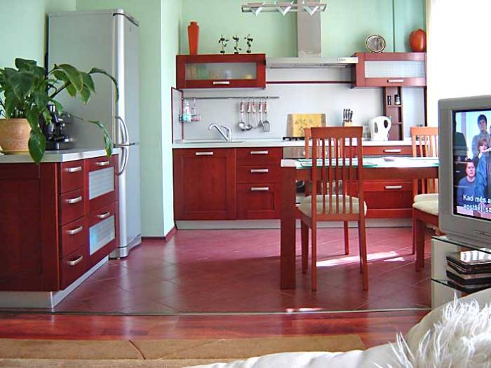 Смежная столовая