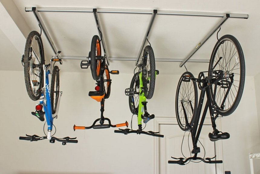 Велосипеды в гараже