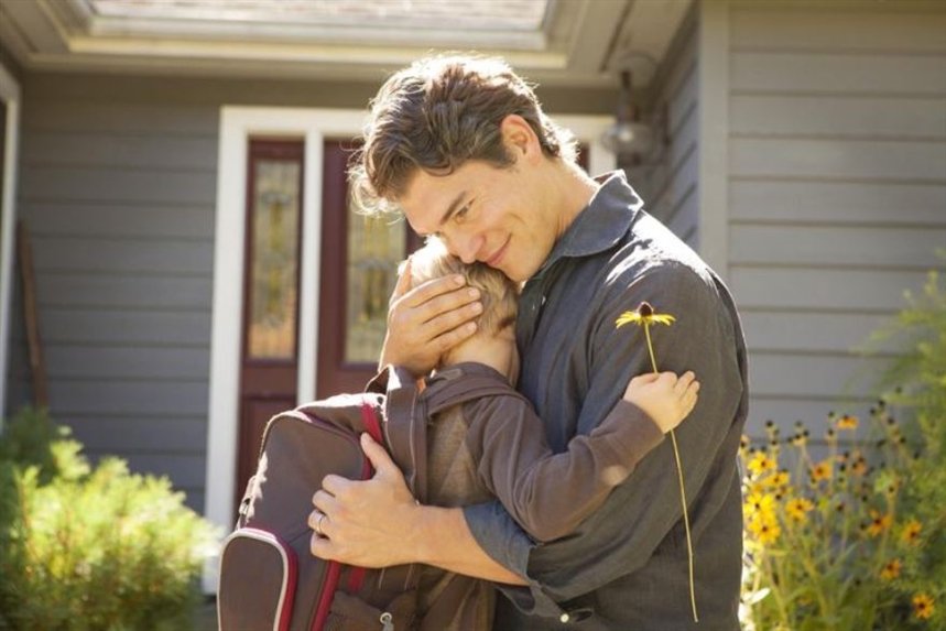 Обнимайте детей Обнимайте детей