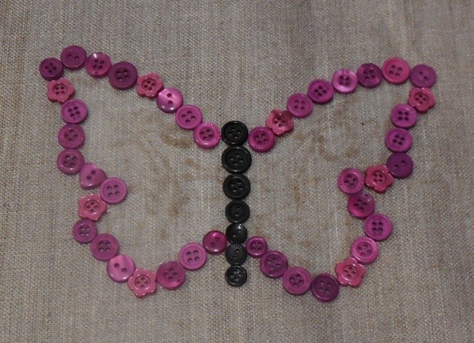 бабочка из пуговиц