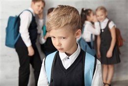 Тревога: 11-летние дети все еще ходят в школу в подгузнике. В какой стране это возможно?