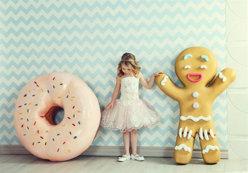 девочка с печеньем девочка с печеньем