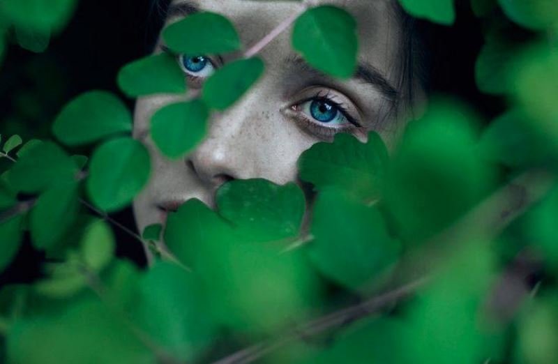 Смотрит на небо