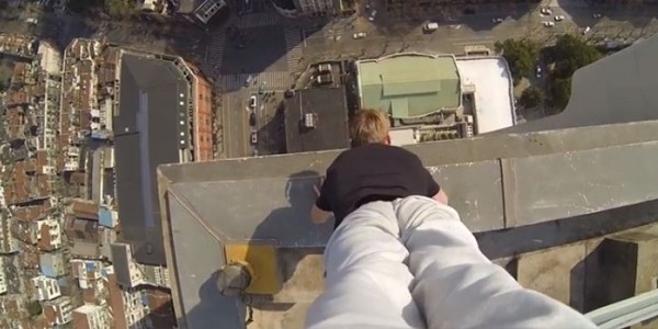  Будоражащая стойка на руках