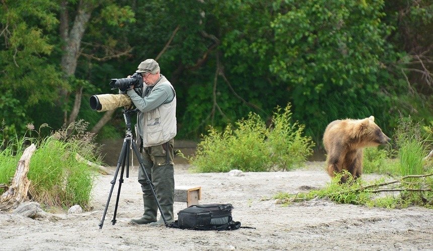 Кадры в момент опасности, когда жизнь бесстрашных фотографов висит на волоске
