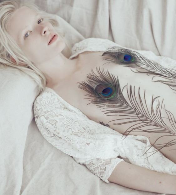 Белый фон и цветной акцент Белый фон и цветной акцент