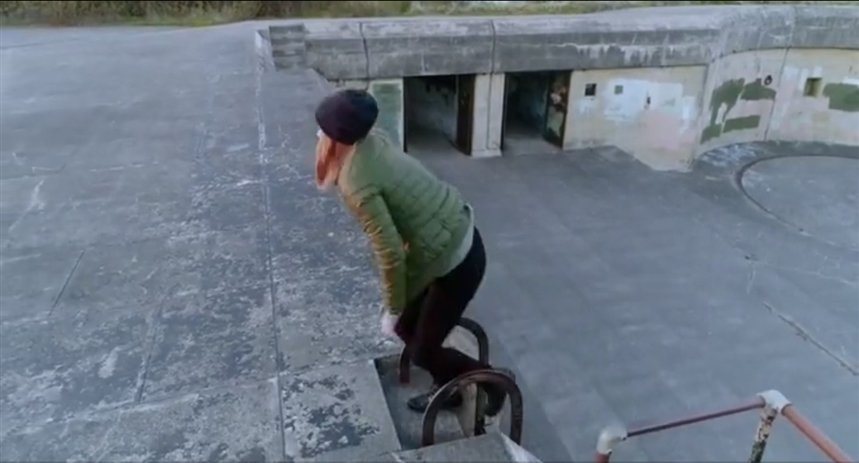 девушка на крыше