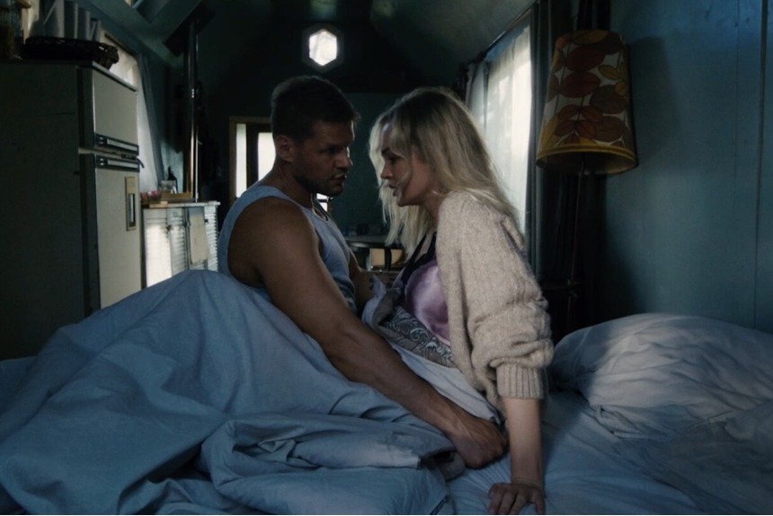 Кадр из фильма “Странный дом”