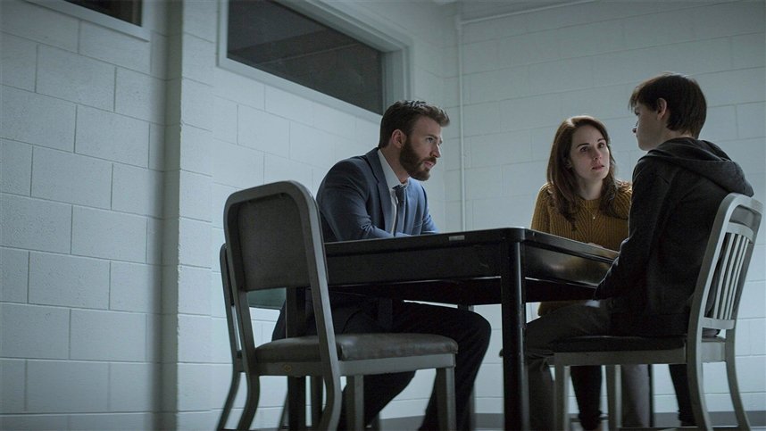 отец мать и сын за столом