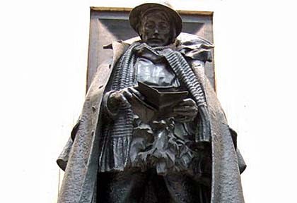 Неизвестный солдат на вокзале Паддингтон