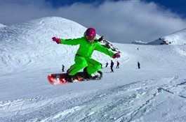 15 мест, где можно покататься на коньках, лыжах или сноуборде в Москве