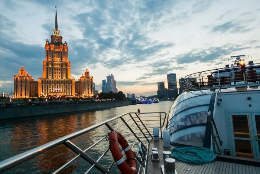 12 инстаграмных локаций в Москве для летней фотосессии