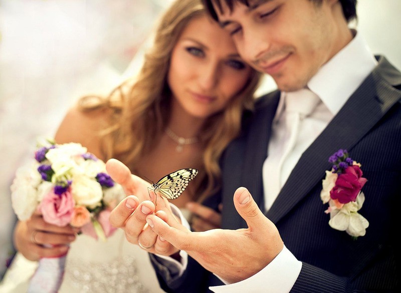 Свадебная фотоссесия с бабочками Свадебная фотоссесия с бабочками