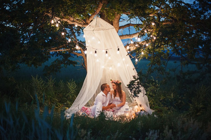 Свадебная фотосессия с гирляндами Свадебная фотосессия с гирляндами