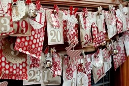 Как сделать с ребенком новогодний адвент-календарь: 15 идей