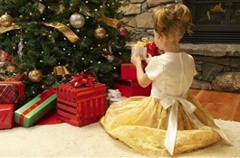 Что подарить ребенку на Новый год: подсказки для родителей