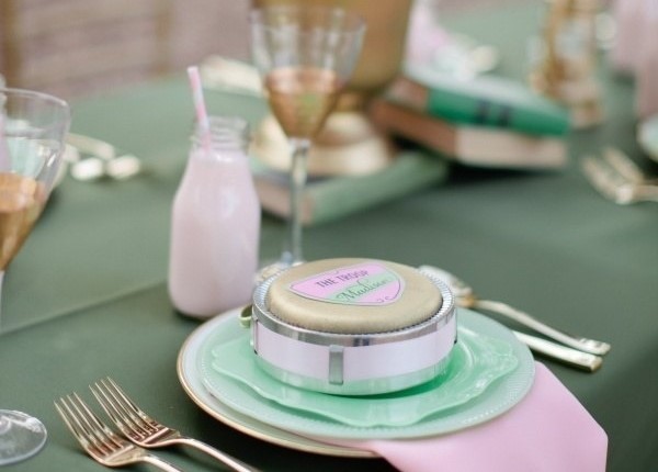 мятный и розовый