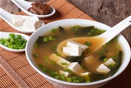 10 лучших продуктов-пробиотиков для здоровья кишечника (не только кефир и йогурт)