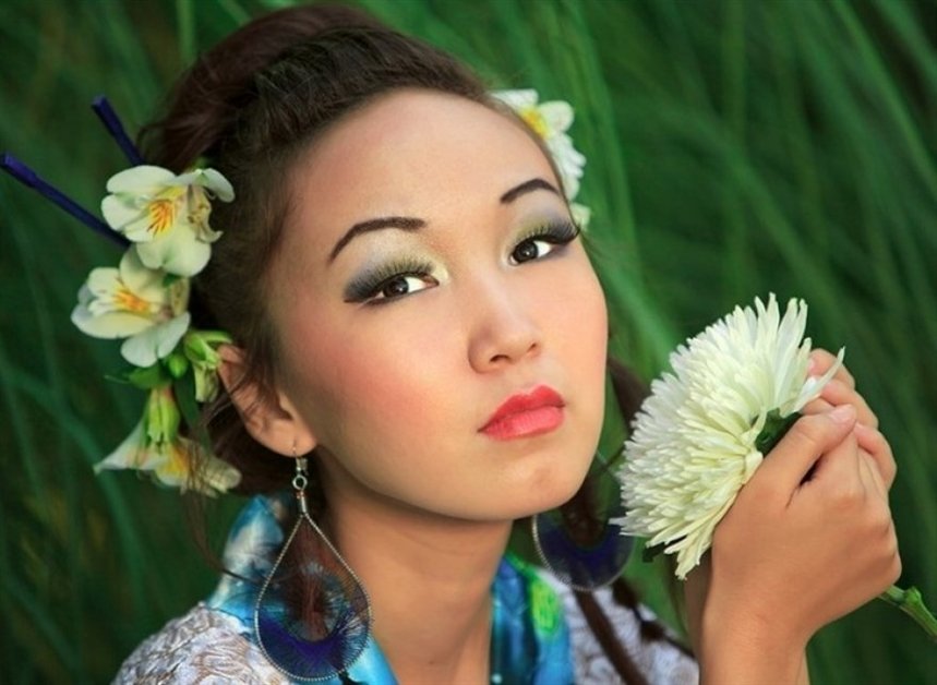 азиатская девушка