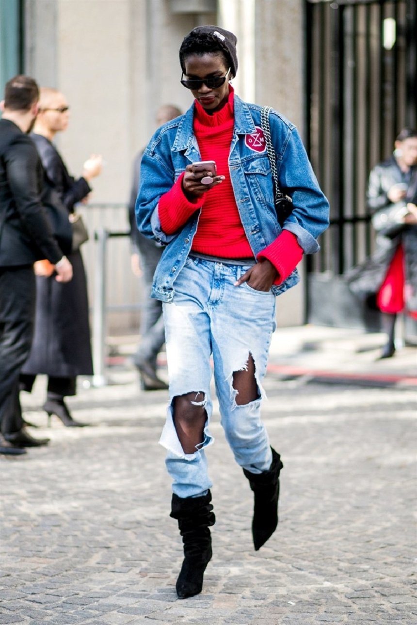 Свитер, куртка и джинсы с дырками Свитер, куртка и джинсы с дырками