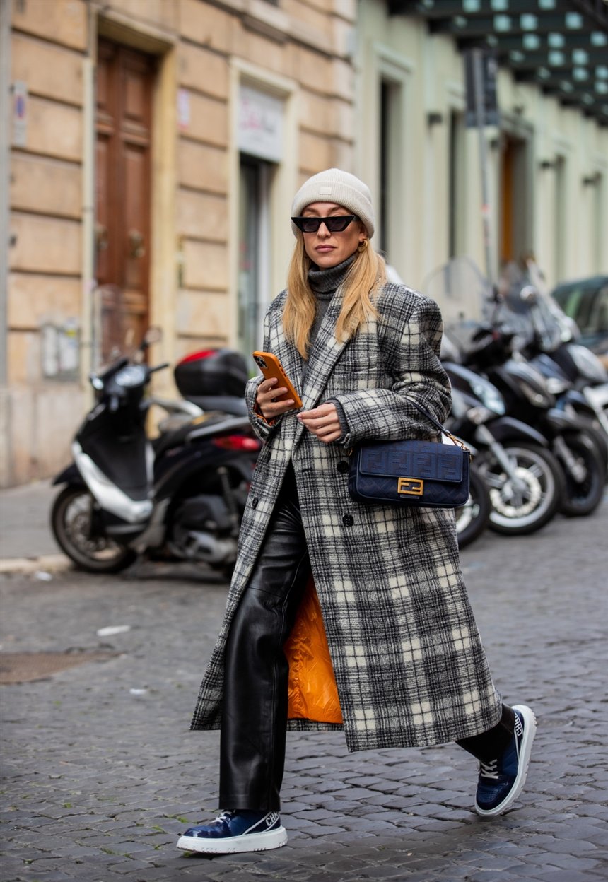 Модный образ с кожаными штанами Модный образ с кожаными штанами