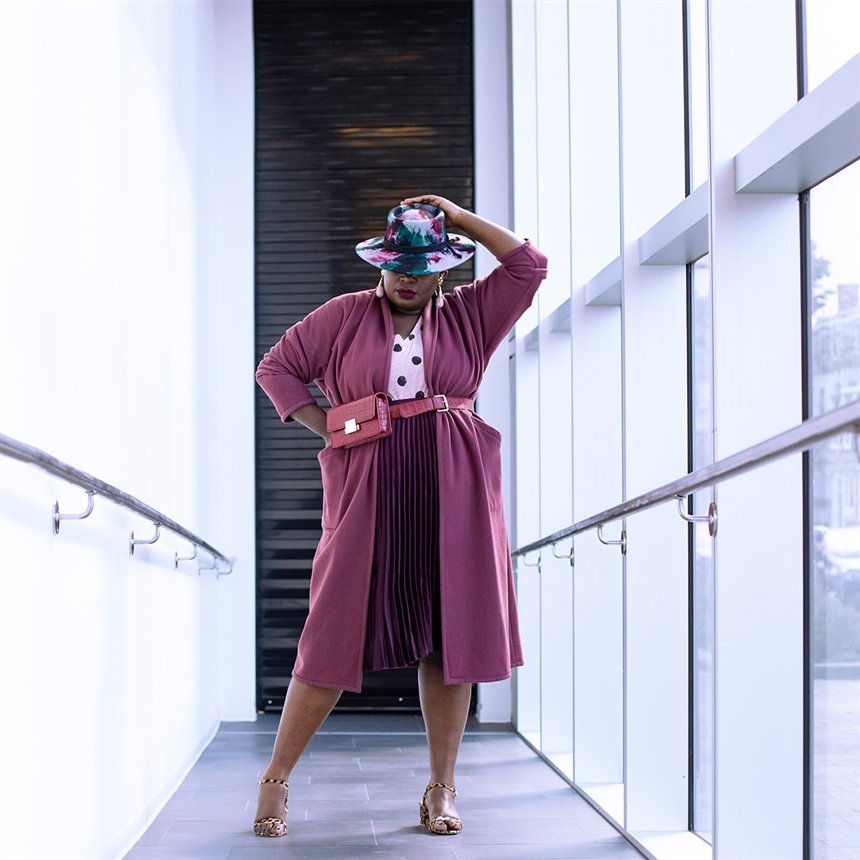 Юбка, топ, шляпа и пальто Юбка, топ, шляпа и пальто