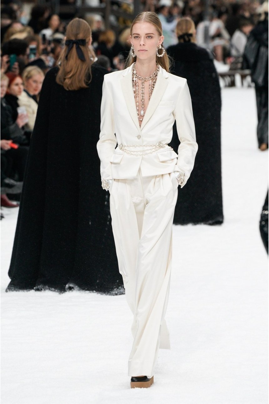 Белый костюм Белый костюм