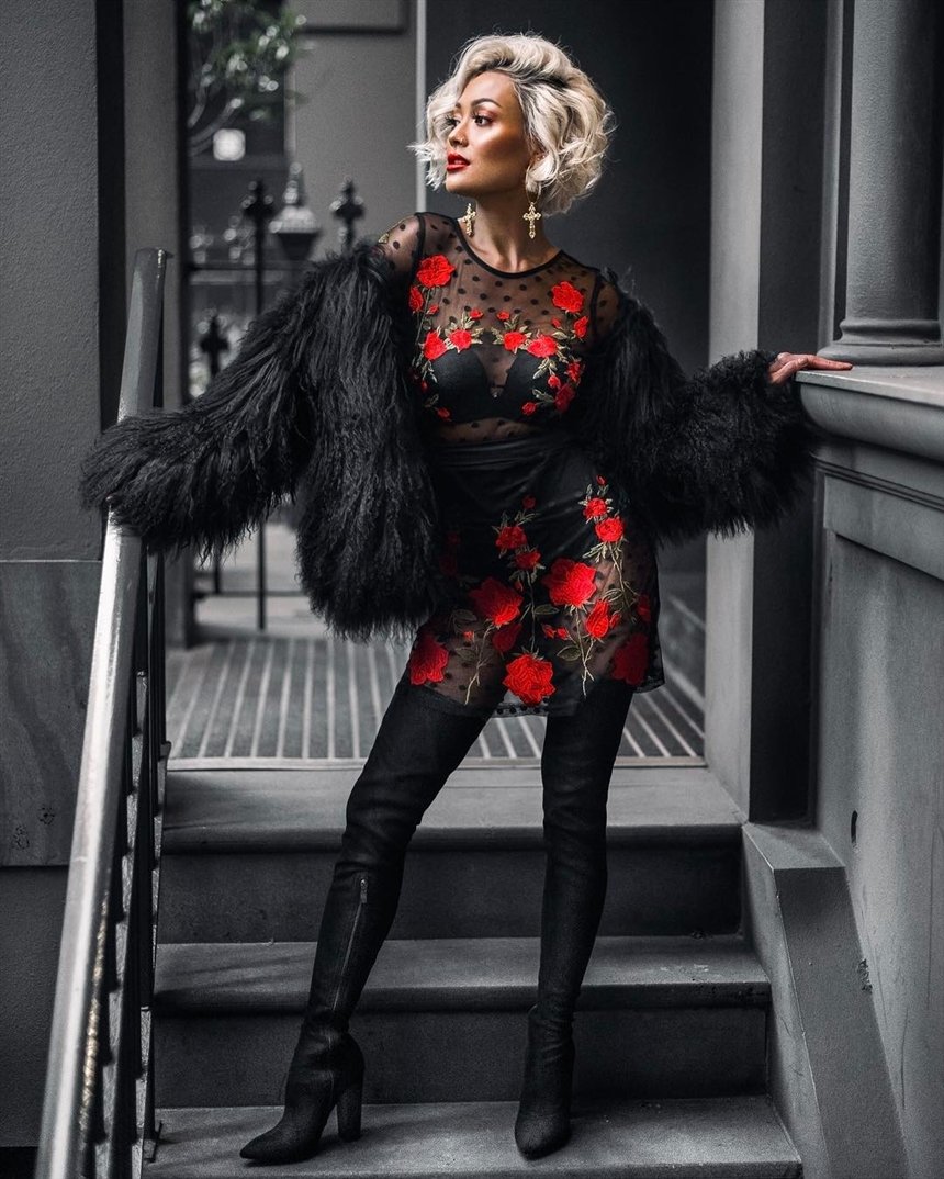 Мини-платье и шубка Мини-платье и шубка