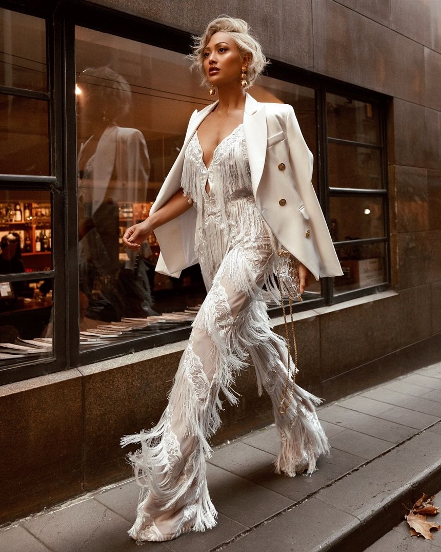 Костюм с бахромой