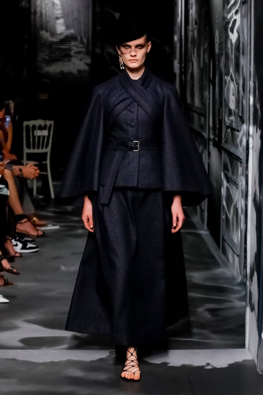 Костюм: куртка и юбка