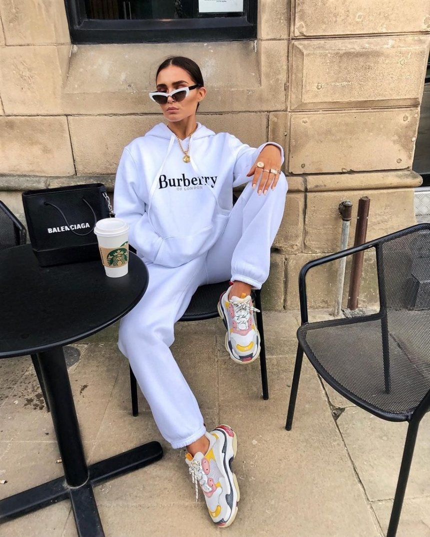 Спортивный костюм Спортивный костюм