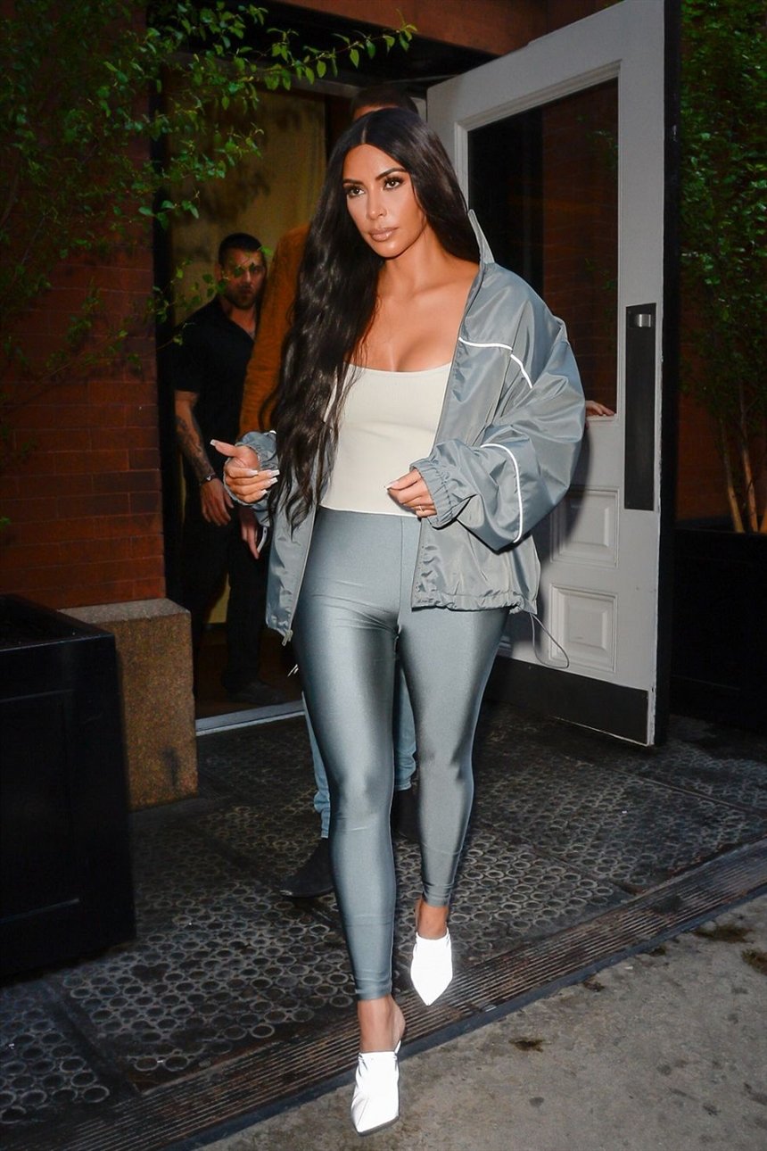 Леггинсы, топик и ветровка Леггинсы, топик и ветровка