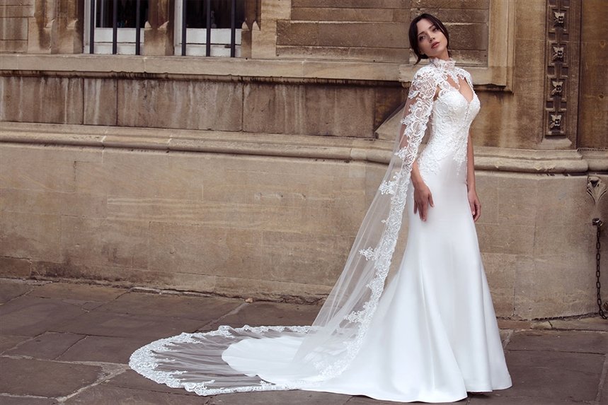 Свадебное платье с накидкой Свадебное платье с накидкой