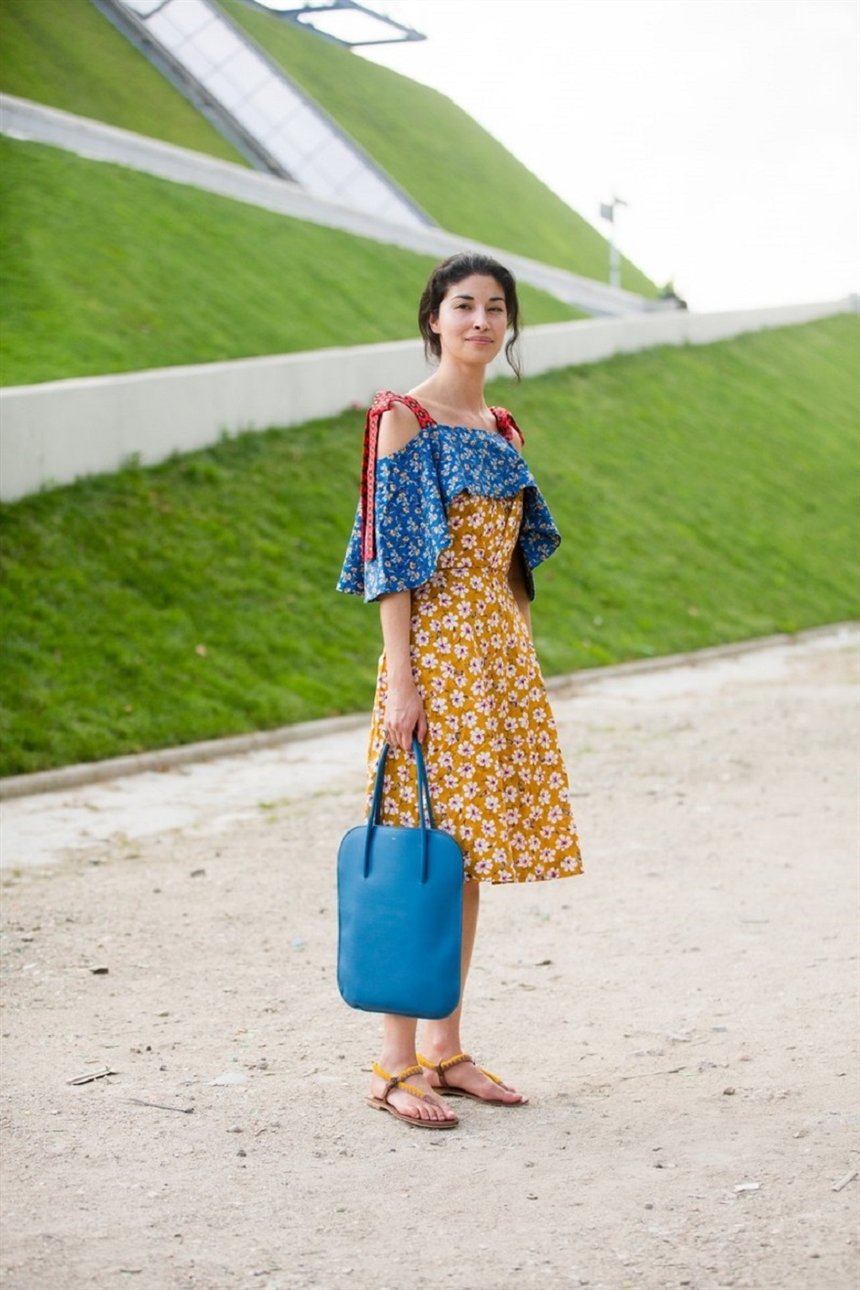 Платье с воланами