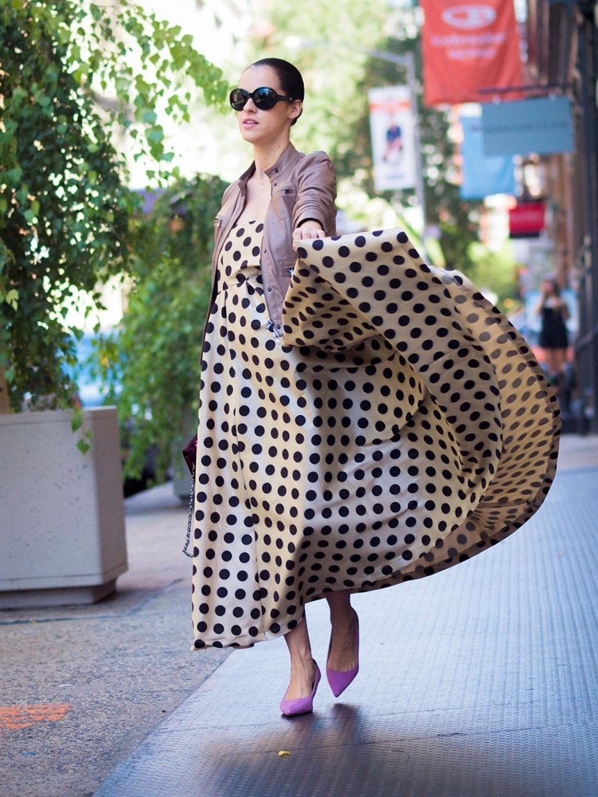 Платье в черный горошек Платье в черный горошек