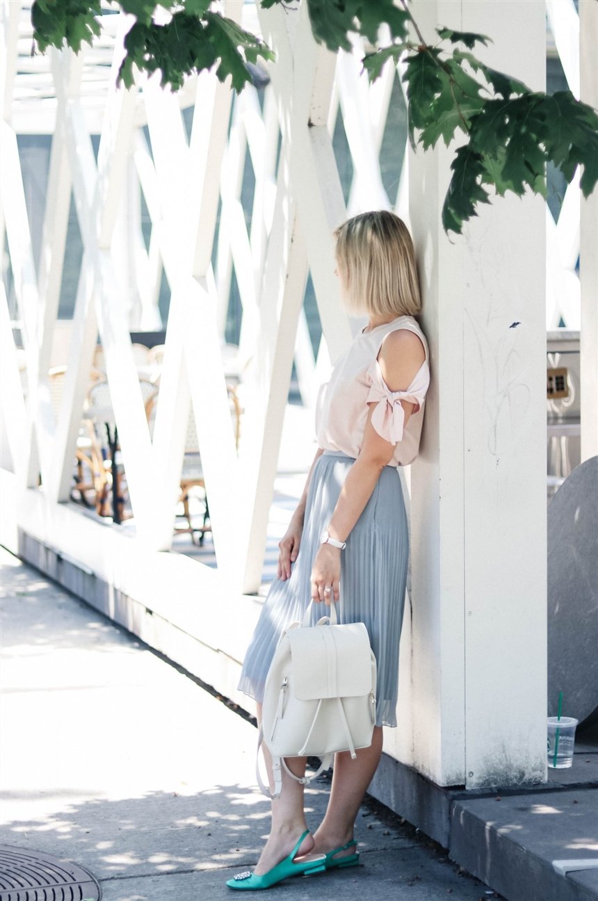 Юбка и блуза с необычными рукавами