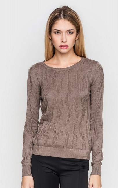 коричневый свитер