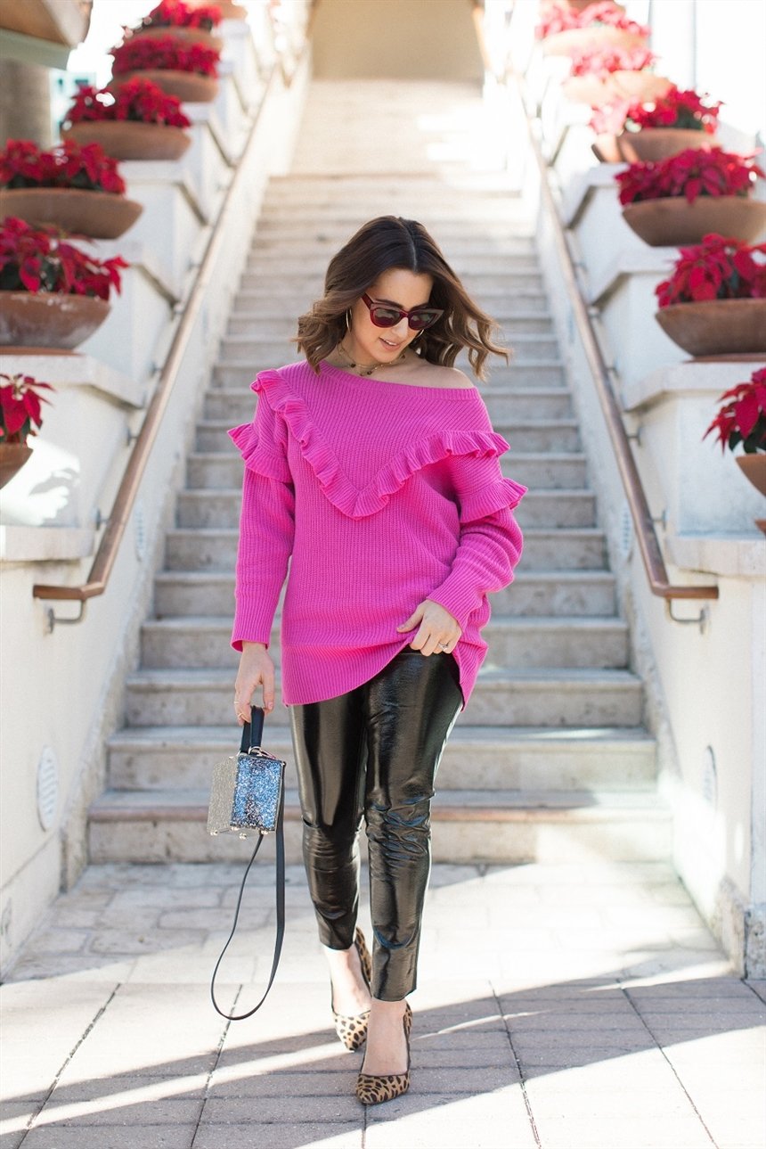 Свитер с воланами