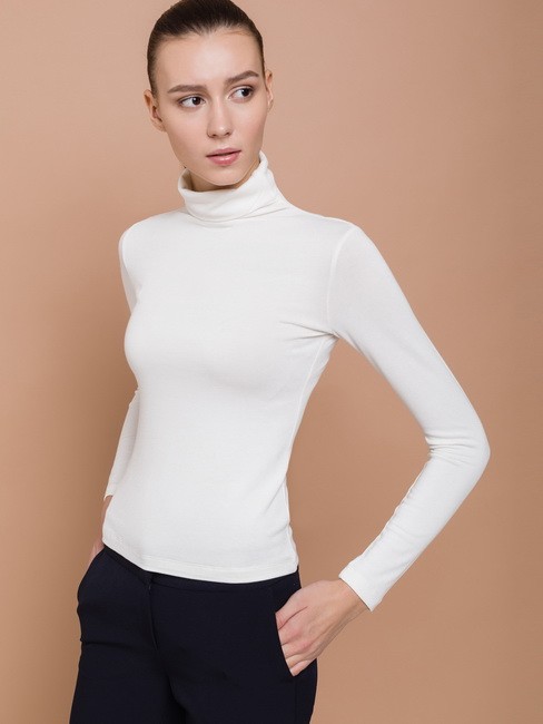 белая базовая водолазка