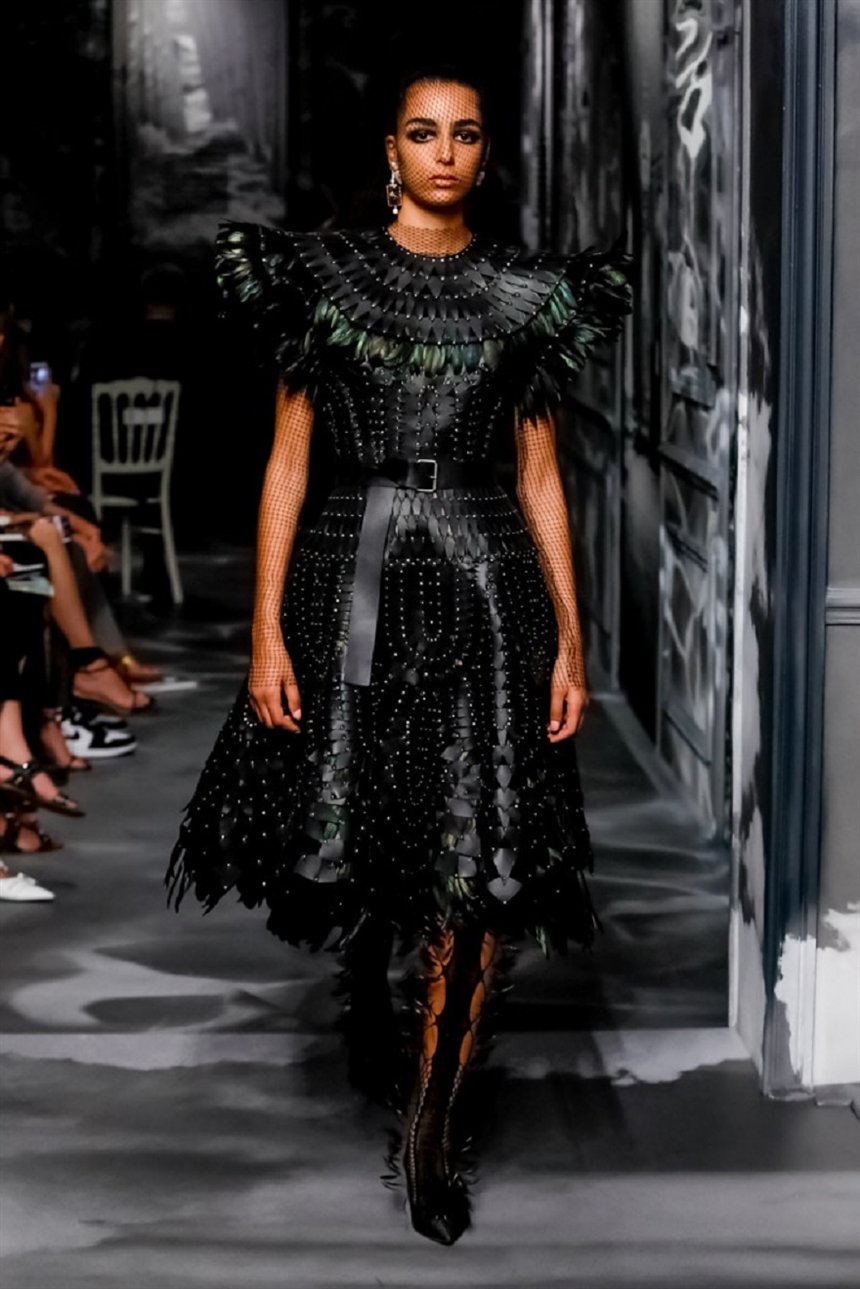 Платье-доспехи