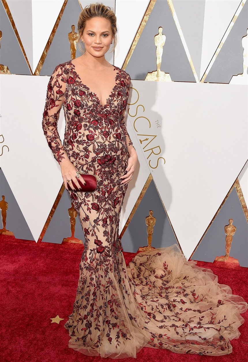 Платье фасона годе