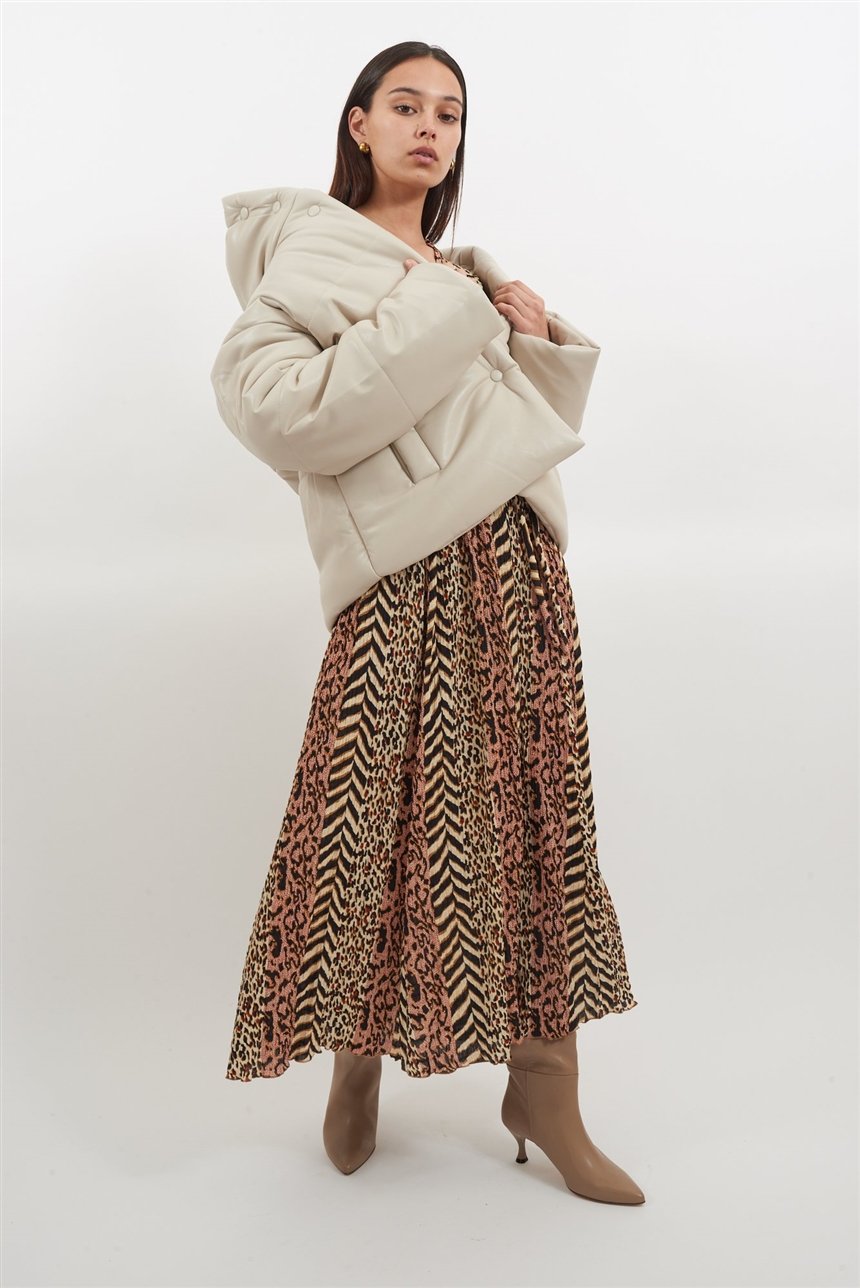 Летнее платье и пуховик