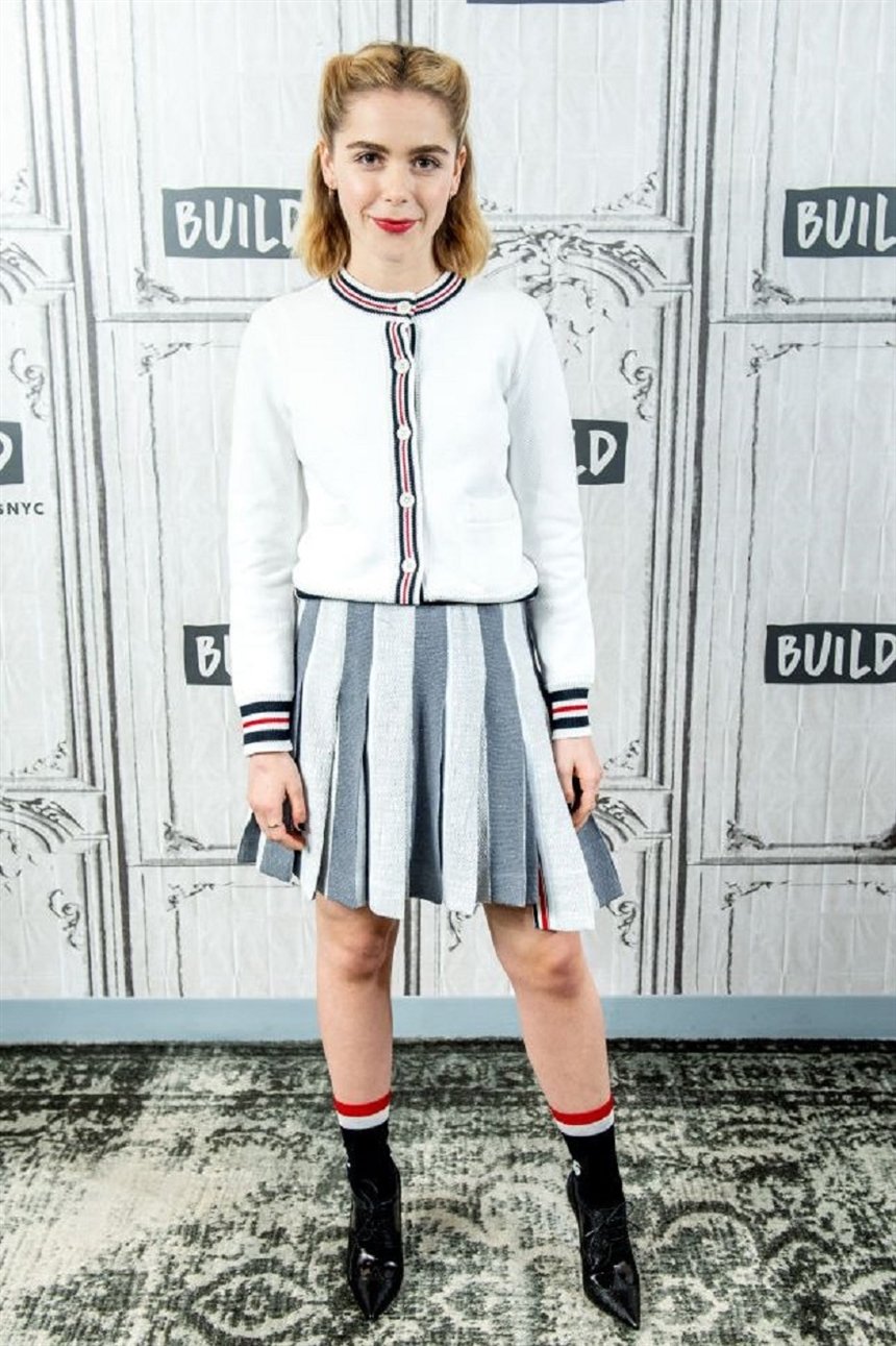 Кардиган и плиссированная мини-юбка