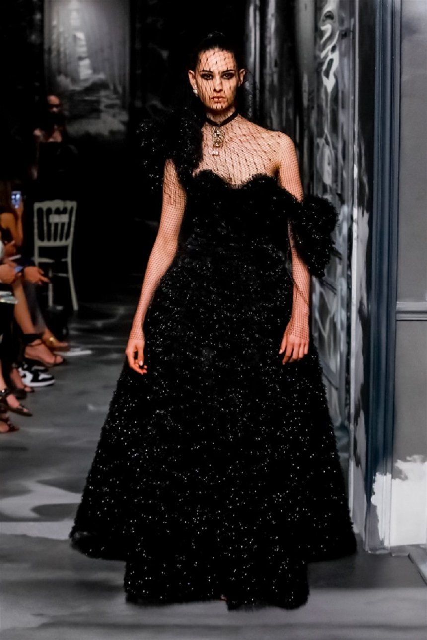 Платье с блестками