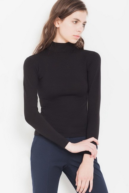 черная базовая водолазка